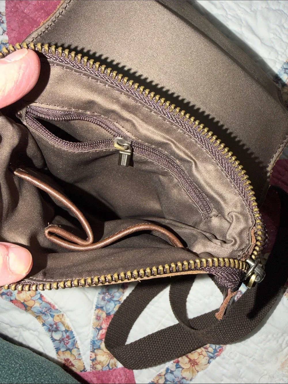 Men’s Leather Messenger Bag adjustable strap